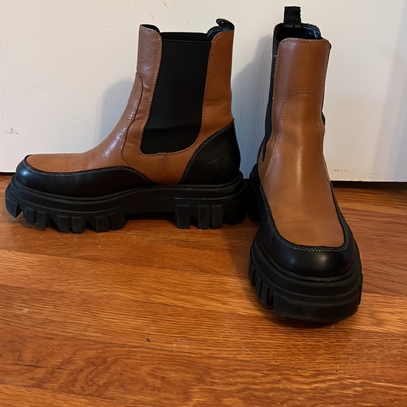 Marc Fisher Lug Sole bootie - Picture 2 of 8